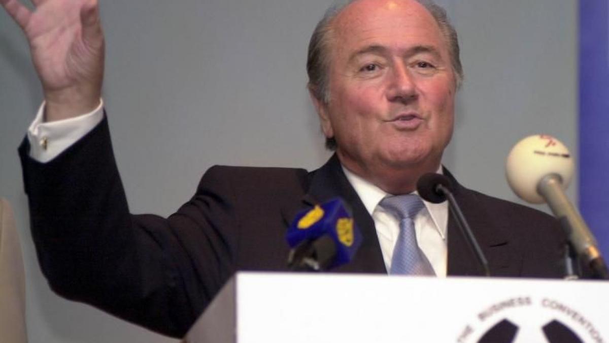 Sepp Blatter: Organizarea Cupei Mondiale de către Qatar este o eroare