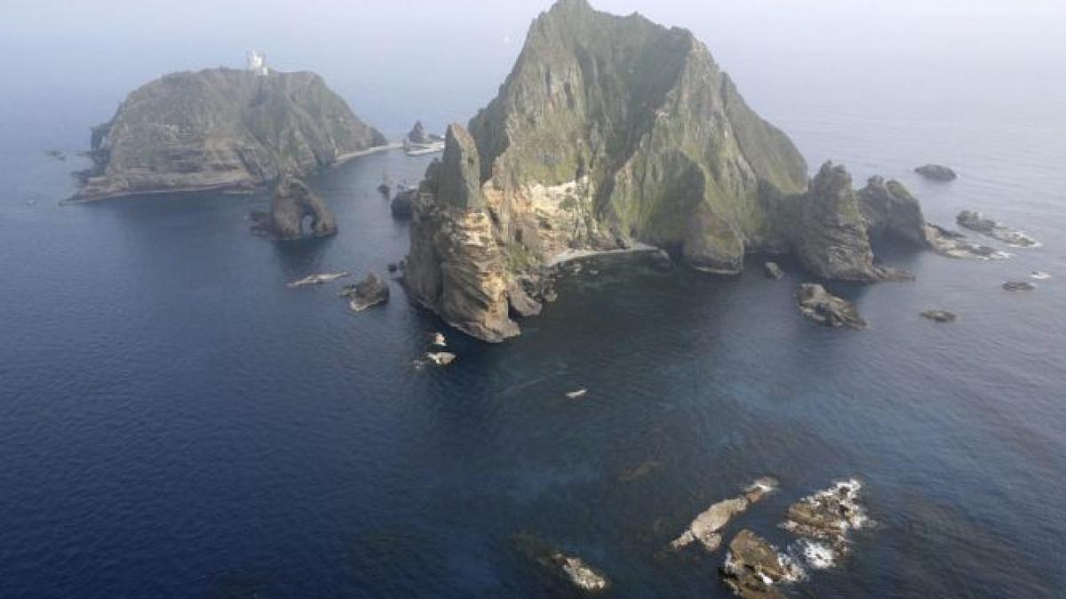 Japonia amplasează posturi militare permanente în insulele disputate cu China