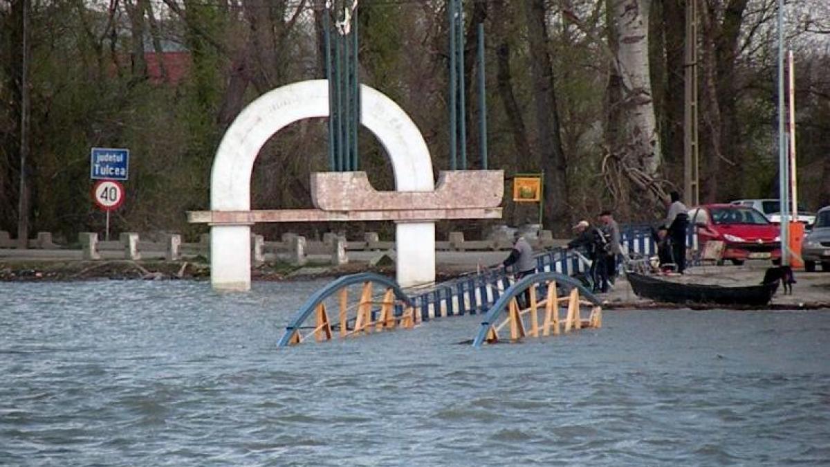 ALERTĂ de INUNDAŢII pe Dunăre. Mai multe diguri au cedat deja în Serbia