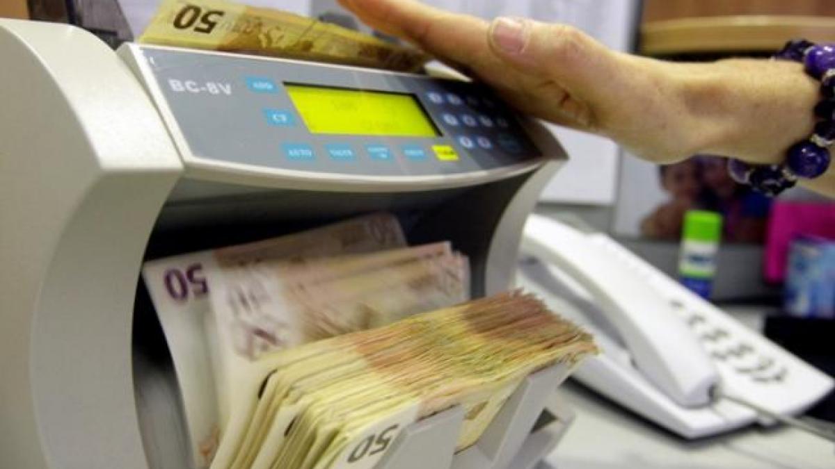 Cea mai BUNĂ veste din ultimele nouă luni. Moneda naţională prinde puteri în faţa euro. Ce înseamnă asta pentru români