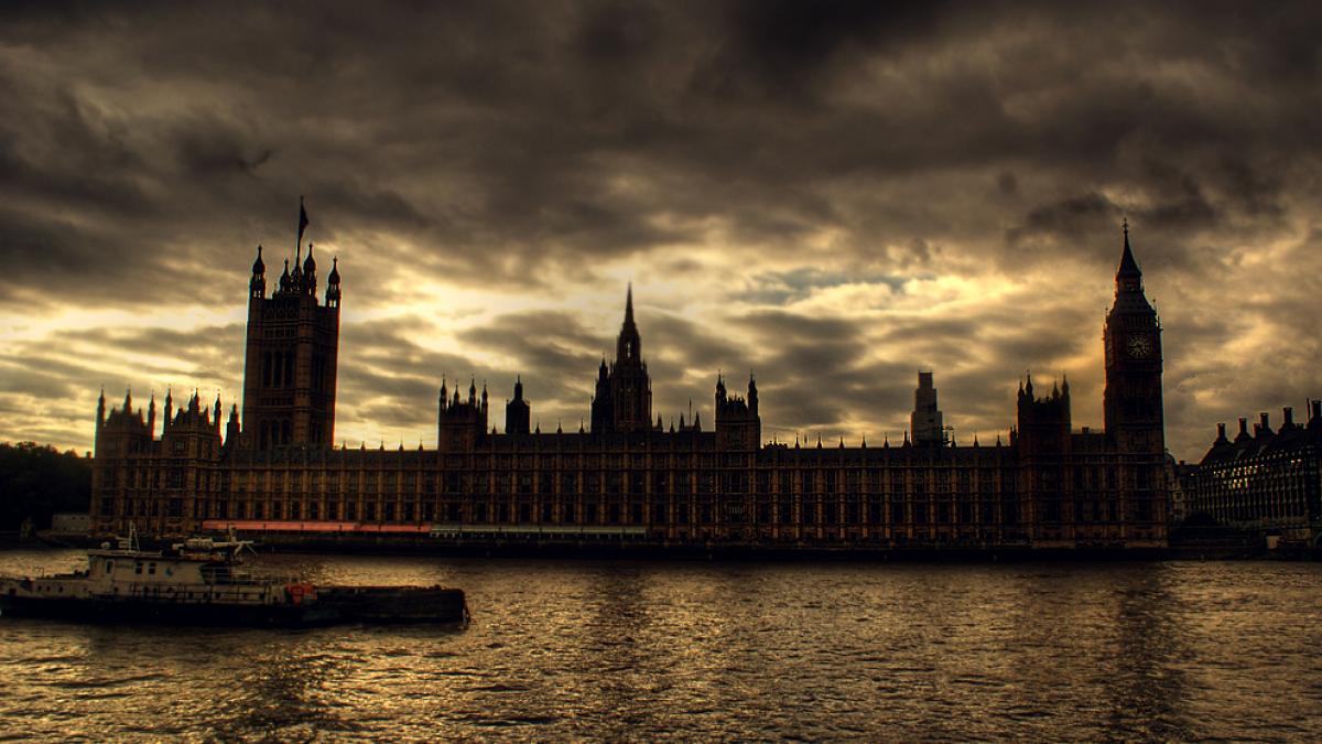 black_clouds_over_london_by_serjia-d6mix05.jpg