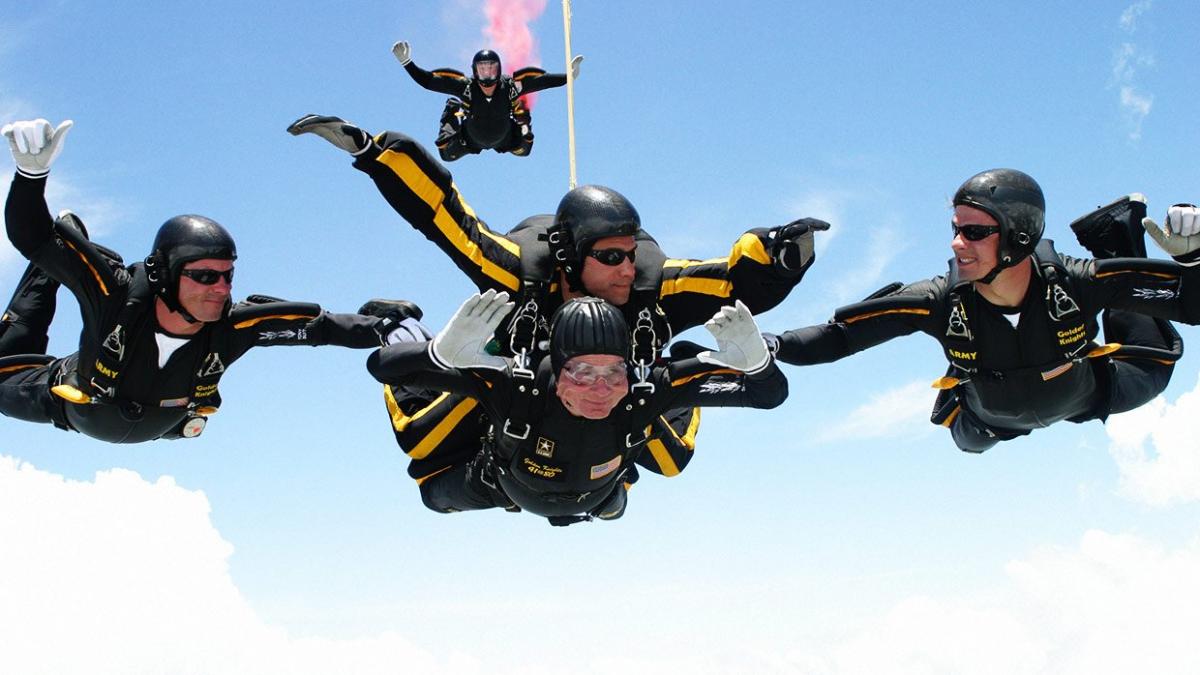 George-H.W.-Bush-skydiving-90th-birthday-ftr.jpg