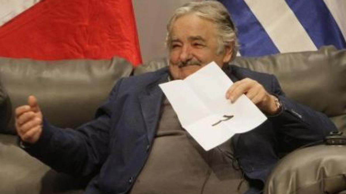 „Sunt numit sărac, dar nu mă simt sărac. Sunt săraci cei care ţin cu dinţii de un stil de viaţă luxos&quot;. Jose Mujica, cel mai &quot;sărac&quot; preşedinte din lume