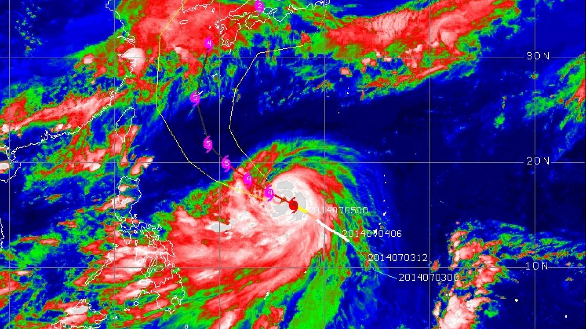 typhoon neoguri cimss july 5 2014 ir nhc.jpg