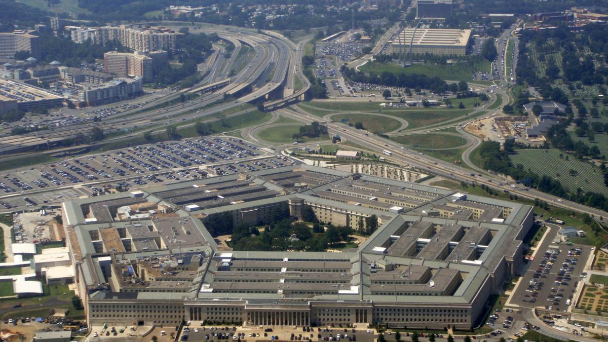 The_Pentagon_DCA_08_2010_9854.jpg