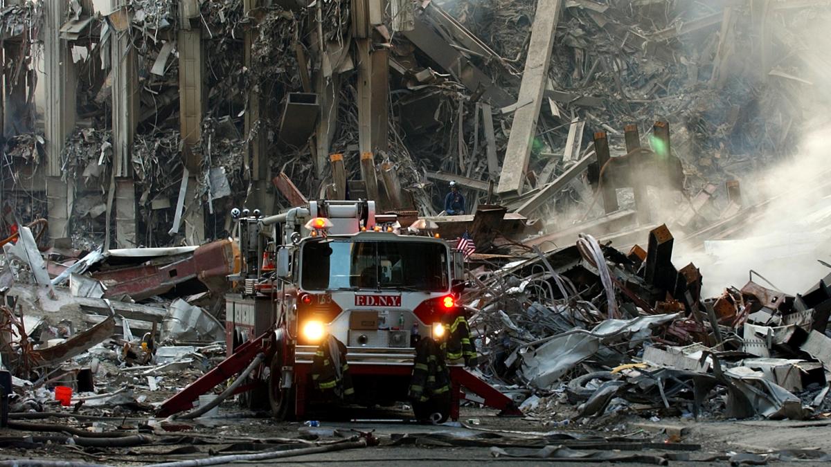 World_Trade_Center_collapsed_following_the_Sept._11_terrorist_attack_September_16_2001.jpg