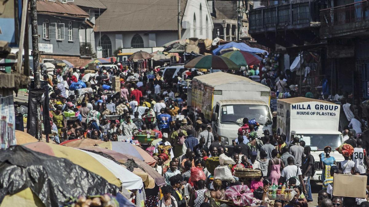 a-woman-with-ebola-escaped-quarantine-and-is-on-the-run-in-a-city-of-1-million.jpg