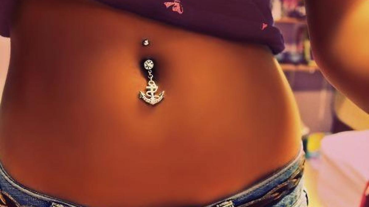 9077-sexy-anchor-belly-button-piercing_large.jpg