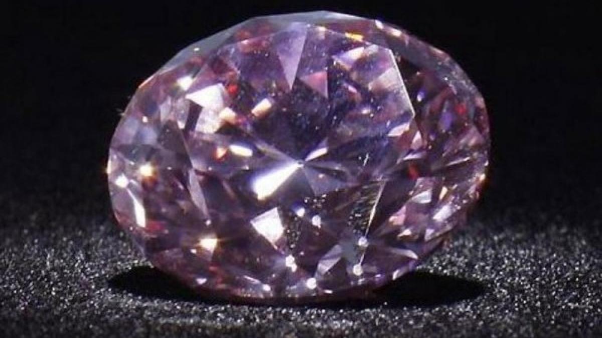 Rare-Martian-Pink-Diamond-Sold-for-Whopping-17.4-Milllion-at-Hong-Kong-Auction-1-600x375.jpg