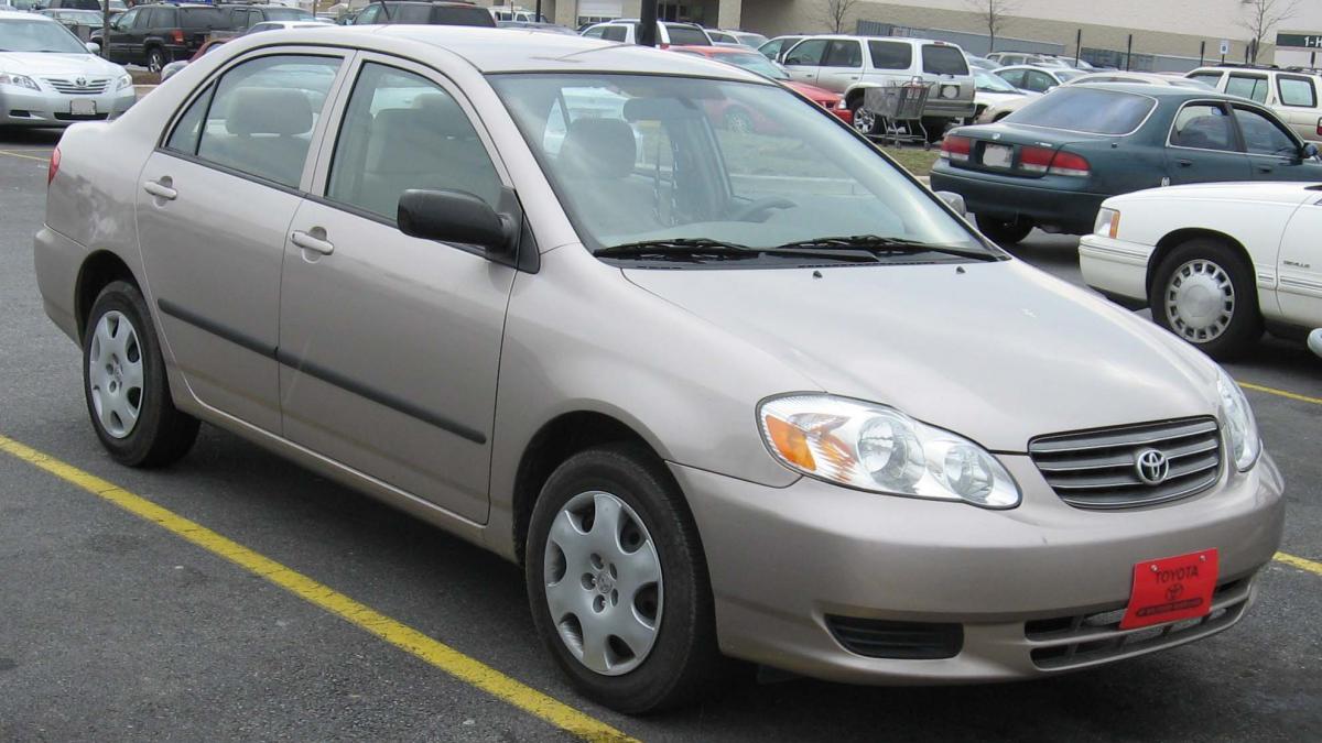 2003-04_Toyota_Corolla_CE.jpg