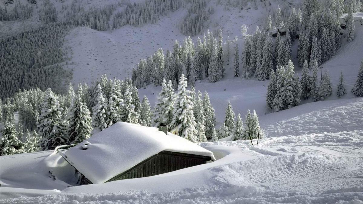 snowed_in_cabin_in_the_mountains.jpg