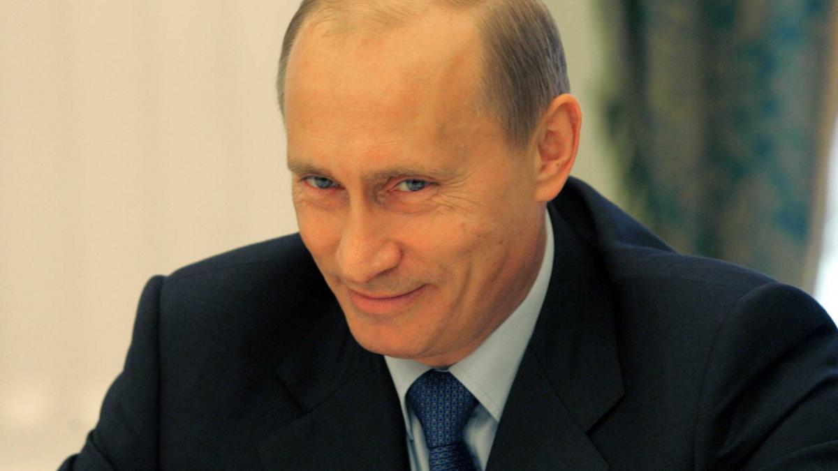 vladimir-putin-smiling.jpg