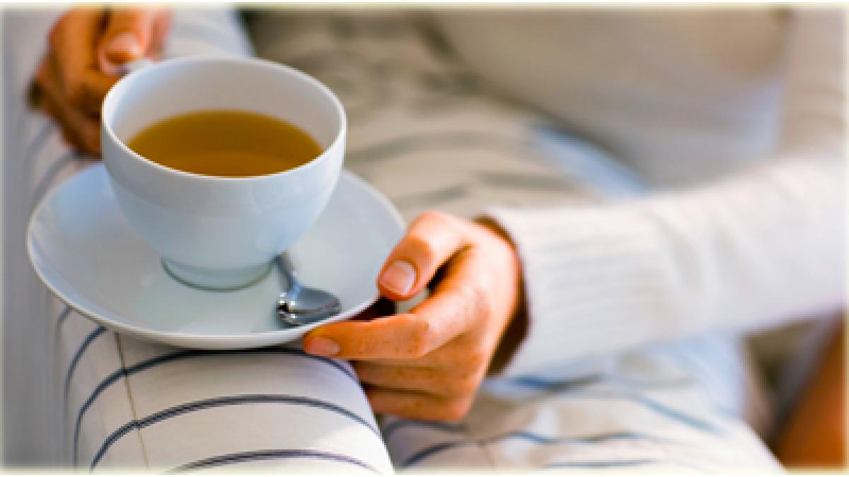 thinkstock_rf_photo_of_woman_with_cup_of_tea.jpg