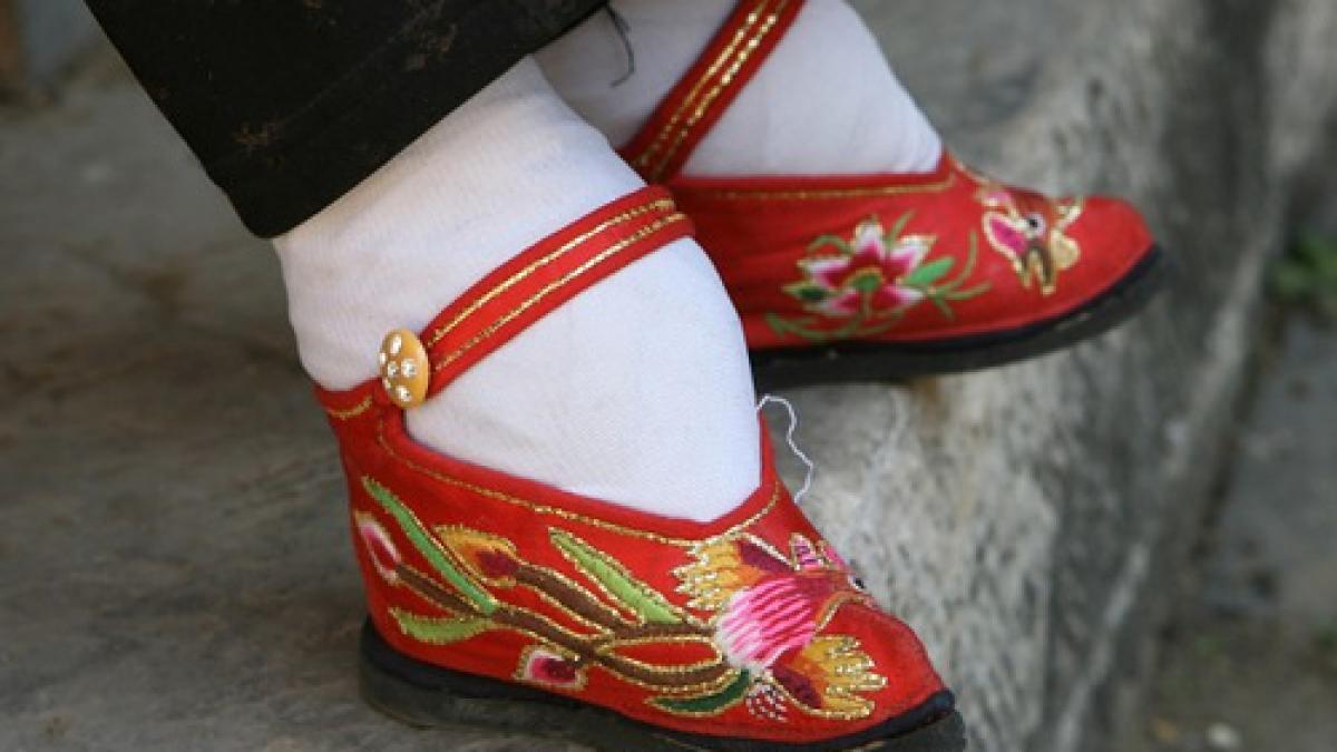 foot_binding.jpg