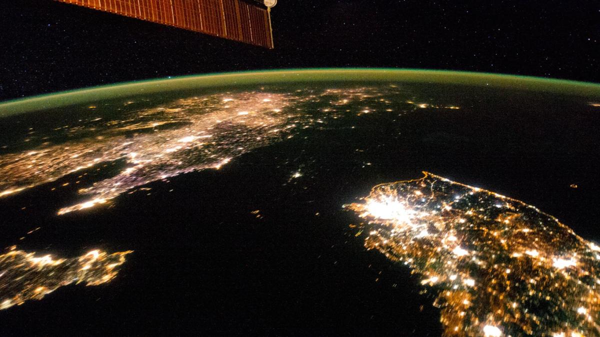 102102849-Sat-image-north-korea-night.1910x1000.jpg