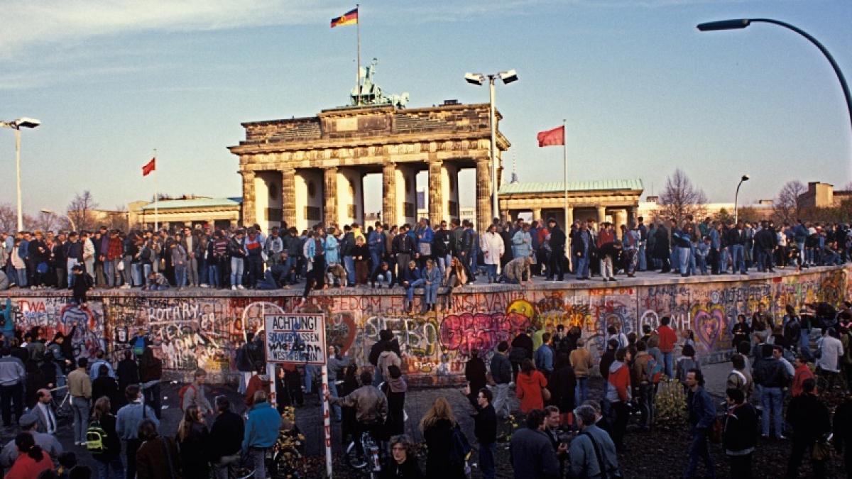 berlin-wall_fall-of-the-wall-web.jpg