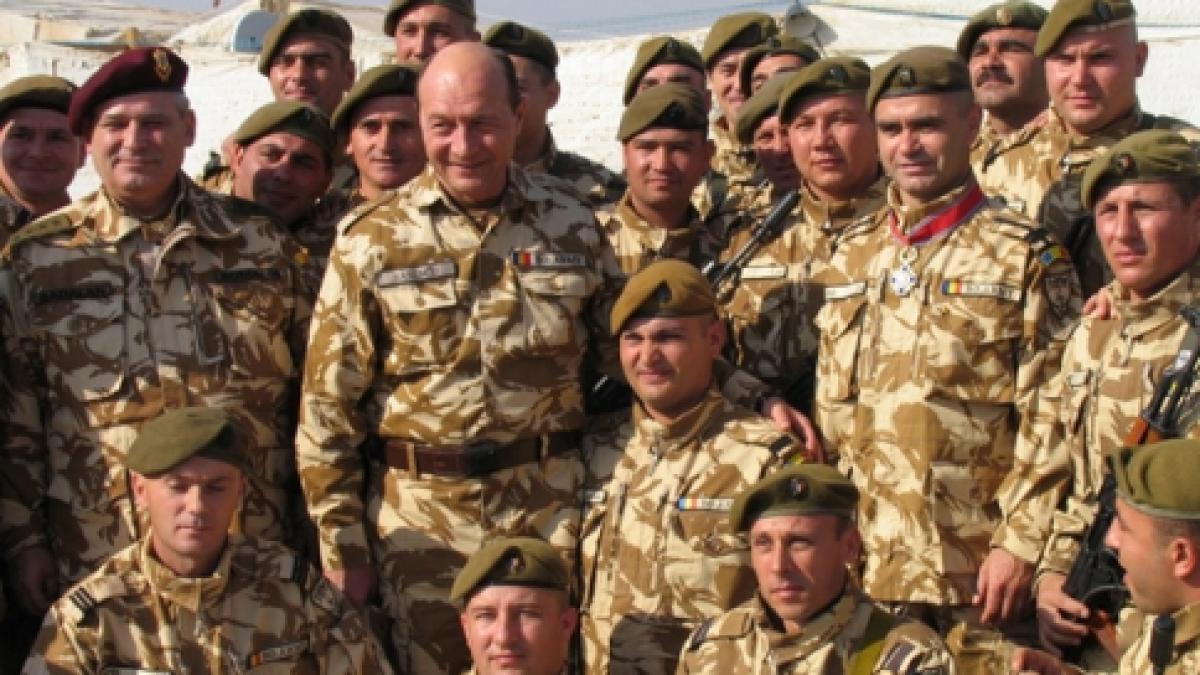 basescu.afganistan.militari.romani-QS268885CY.jpg