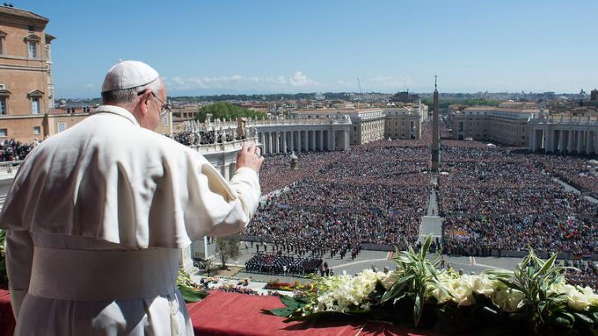 1398021042004-Vatican-Pope-Easter-stimko-rgjcom-4.jpg