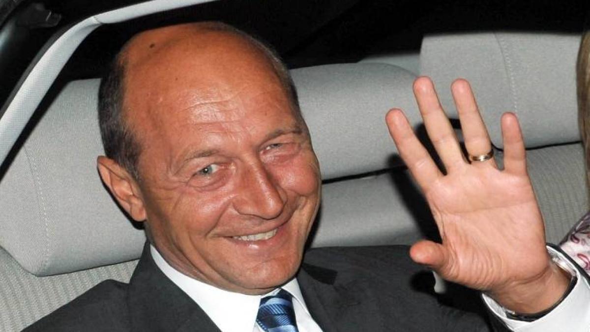 basescu-suspendat.jpg