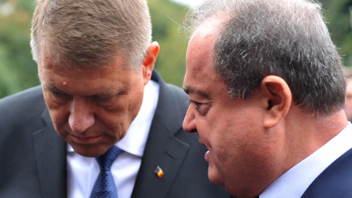 vasile-blaga-iohannis-asta-sa-nu-mai-participe-la-nicio-confruntare-andreea-paul-sa-ne-lase-134752-1.jpg