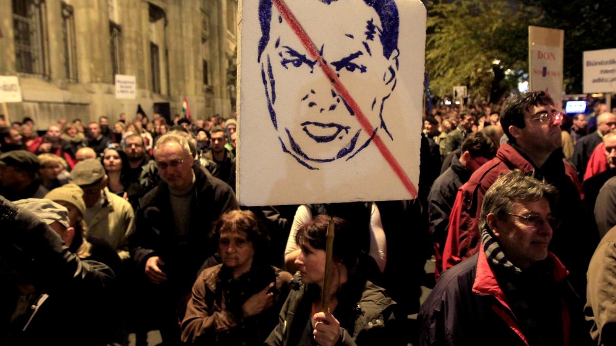 protest_against_viktor_orban_budapest.jpg