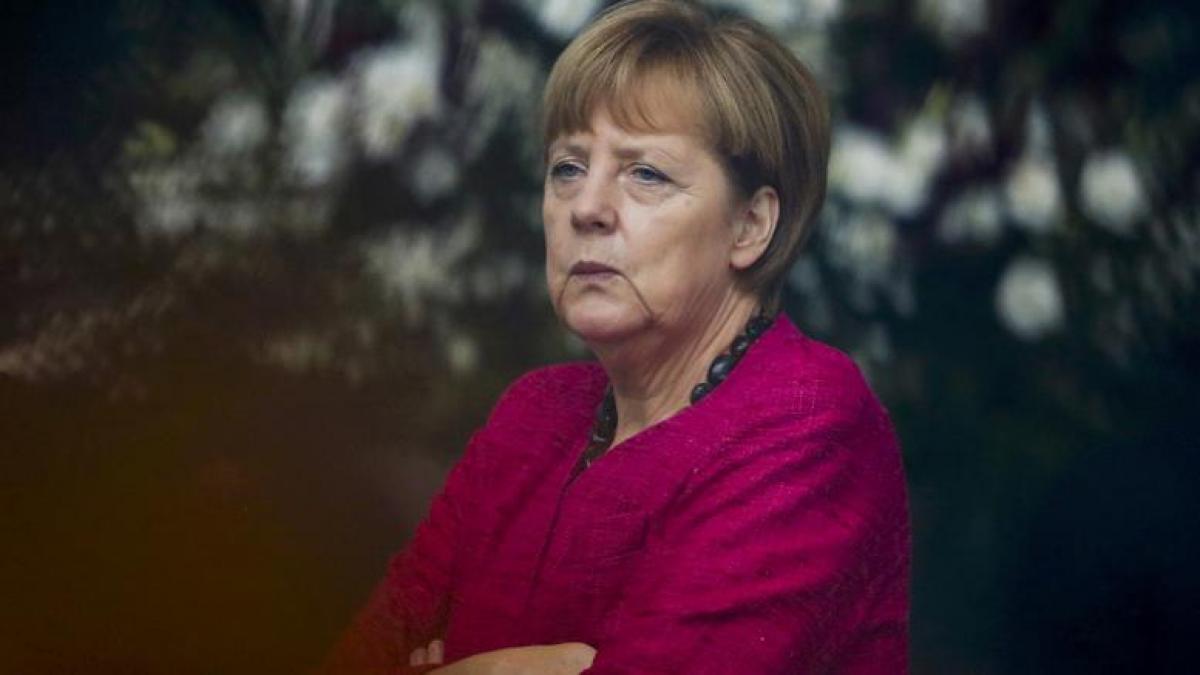 merkel-says-euro-zone-fragile-greece-exiting-bailout.w_l.jpg