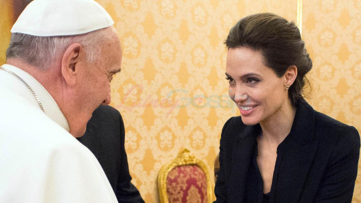 angelina-jolie-pope-08jan15-04.jpg