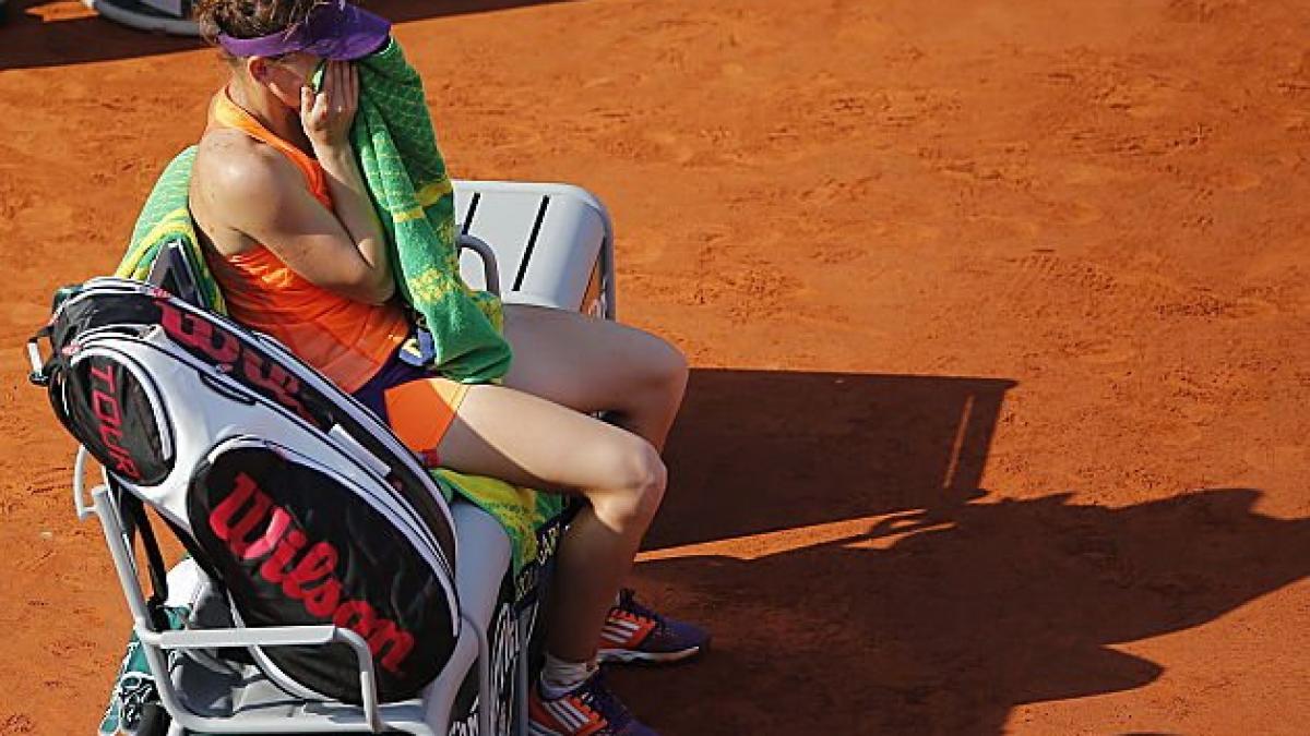 SimonaHalep-sad-June6.jpg