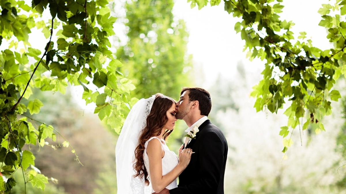 8-Outdoor-Wedding-Photos-Colorado.jpg