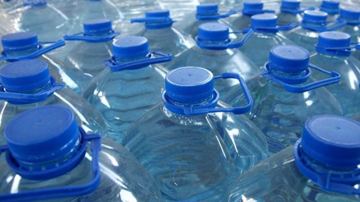 tapped-out-water-bottles_16601_600x450.jpg