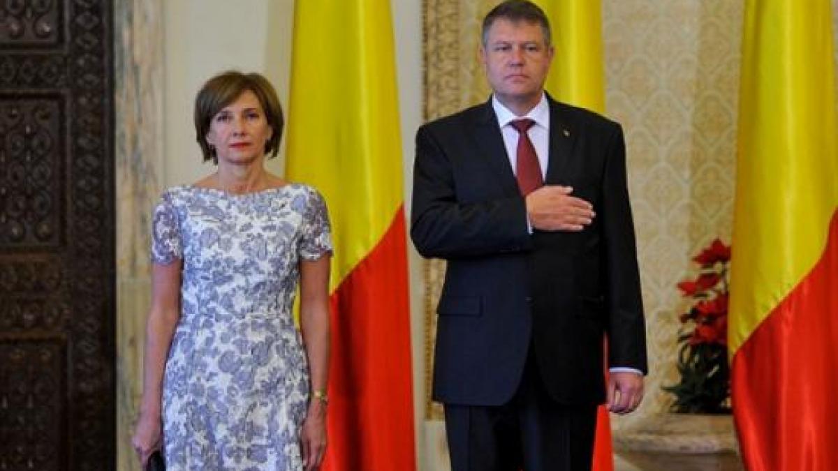 iohannis si sotia.jpg