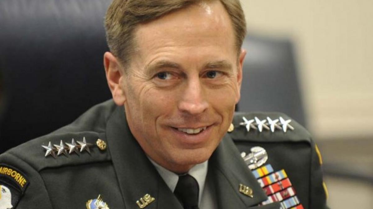 David-Petraeus-570x379.jpg