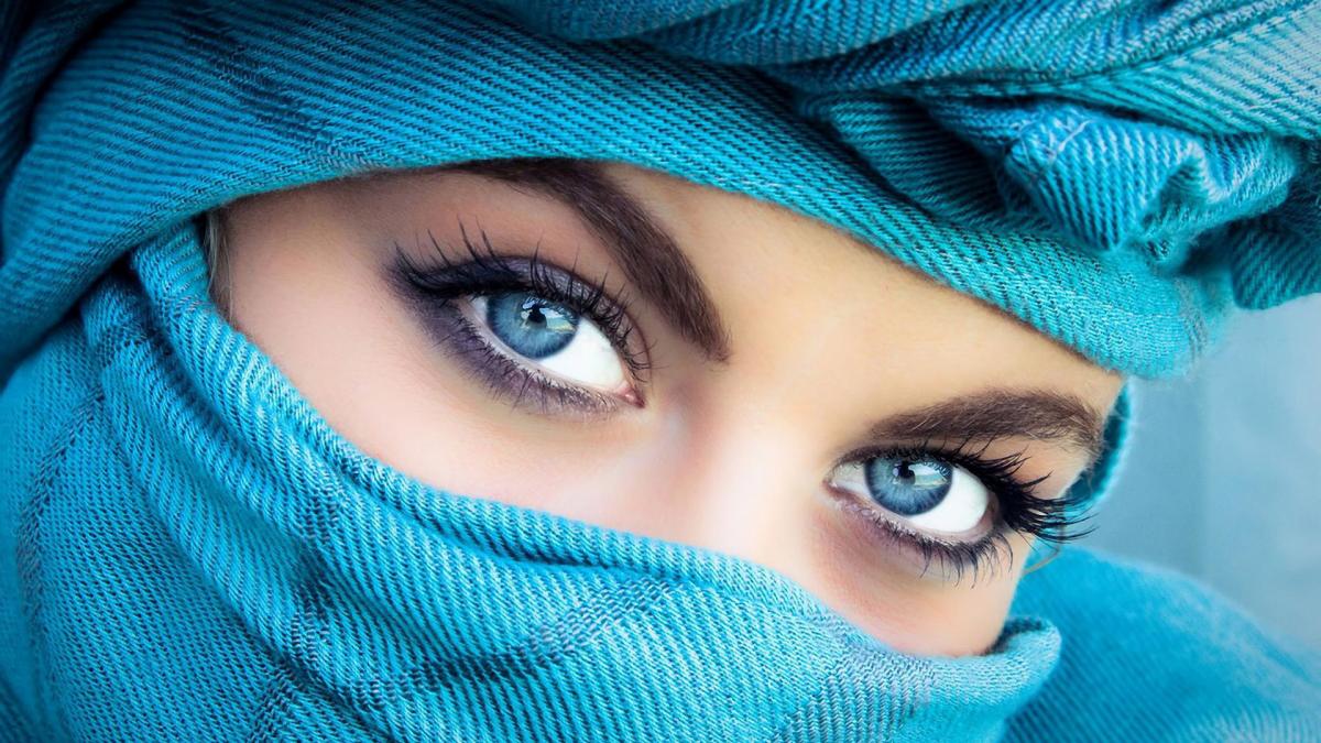 blue-eyed-girl-wearing-a-veil-girl-hd-wallpaper-1920x1200-10262.jpg