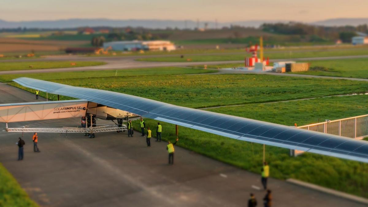 solar-impulse-2-first-sunbath-tilt-shift.jpg