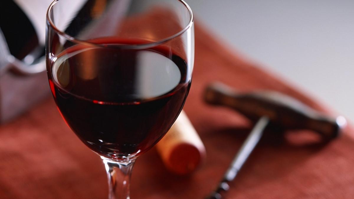 french-red-wine-glass.jpg