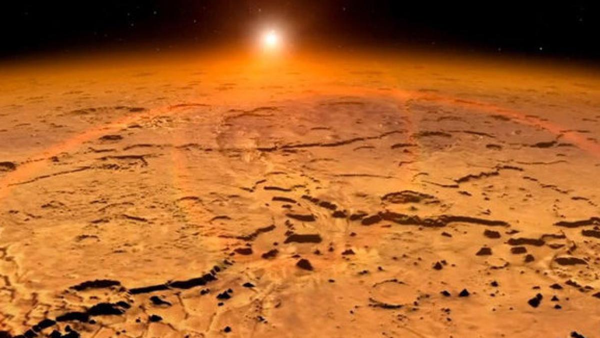 Amazing-NASAs-MAVEN-Probe-Detected-Unexplained-Aurora-And-Dust-Clouds-On-Mars-700x325.jpg