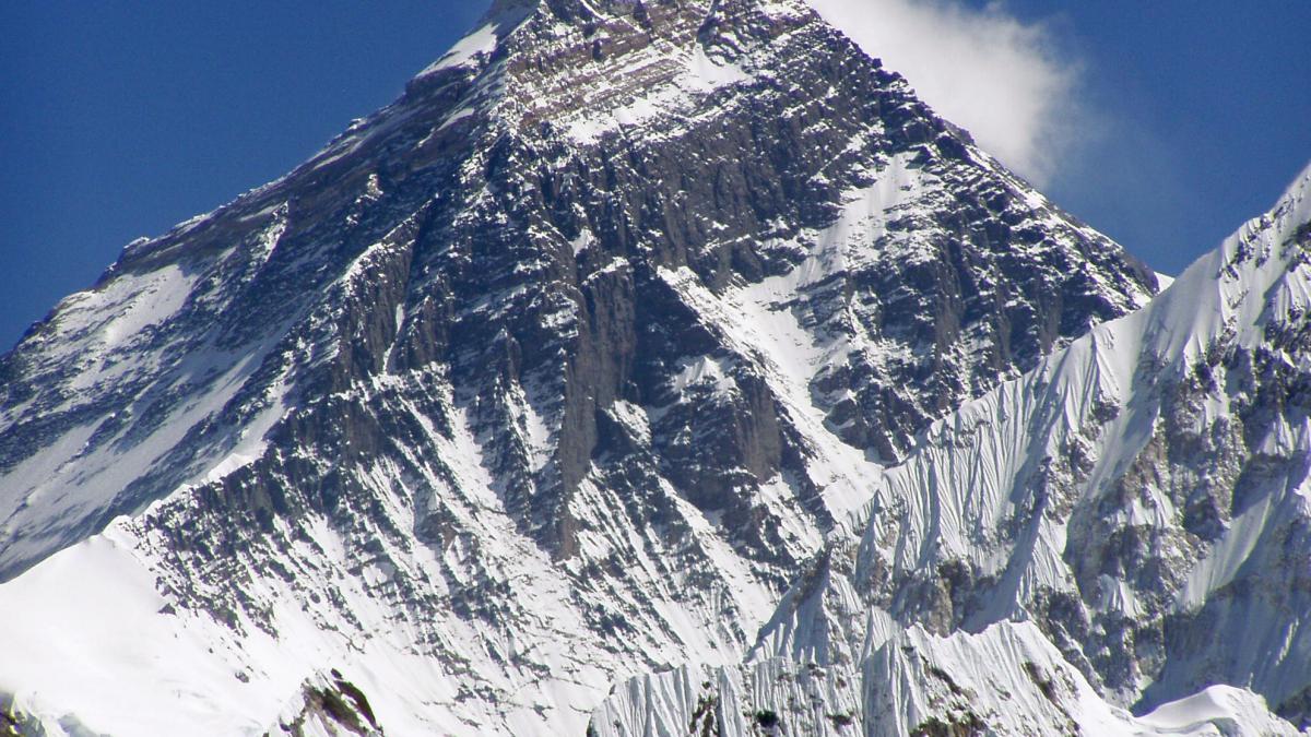 Everest-closeup.jpg