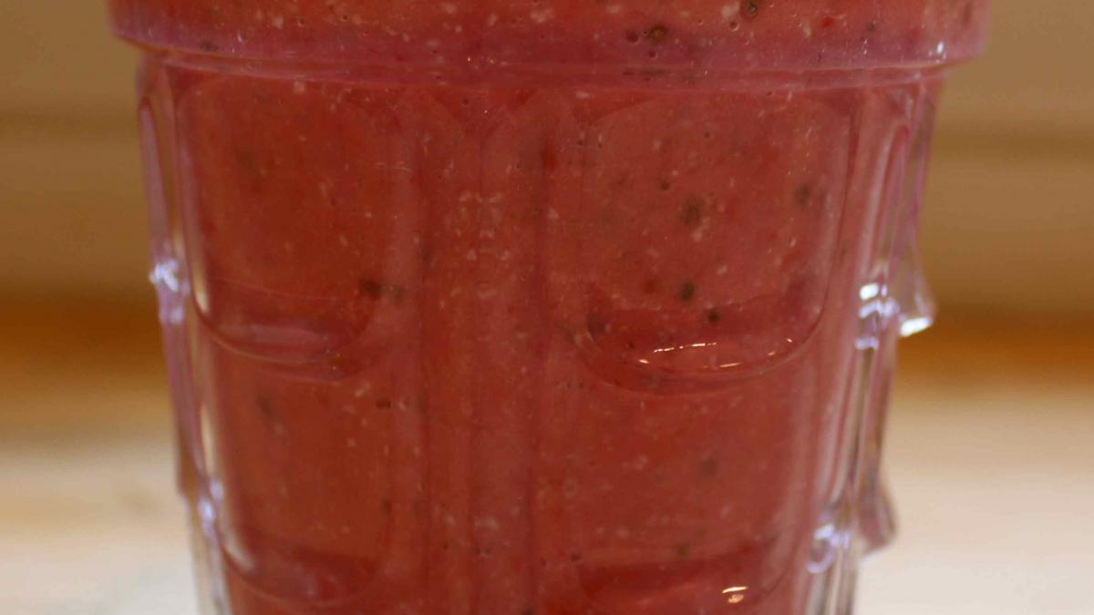 raspberry-oat-smoothie-in-glass.jpg