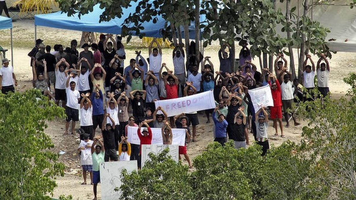 aw-Nauru-detention-centre-20121121234214329711-620x349.jpg