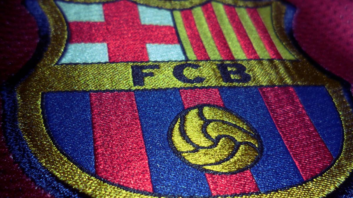 9368-fc-barcelona-logo-2560x1600-sport-wallpaper.jpg