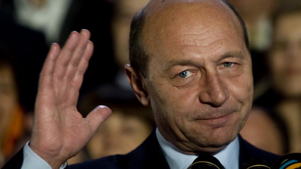 basescu front.jpeg