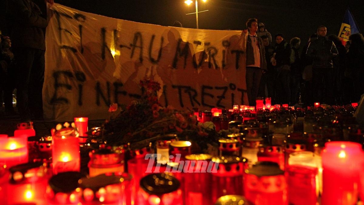 2015_11_04_0_1_protest-in-sibiu-lozinci-anti-politicieni-si-huiduieli-in-timpul-rugaciunii_21605.jpg