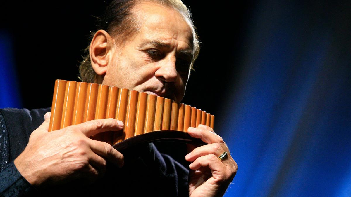 gheorghe zamfir.jpg