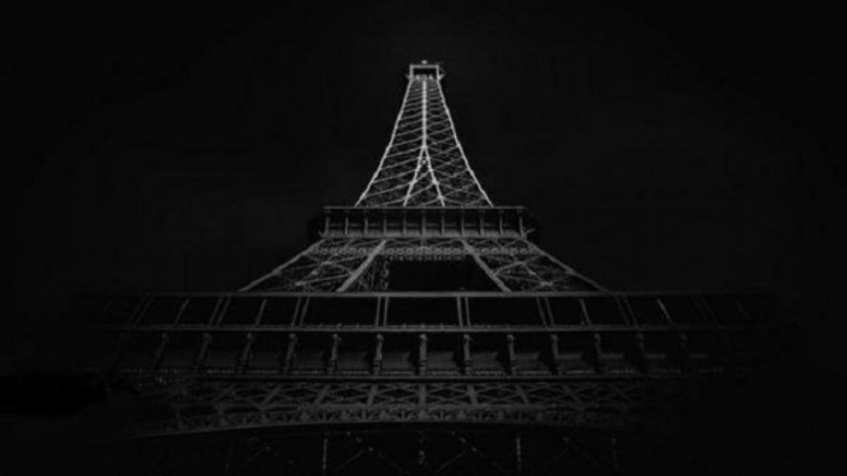 Eiffel-Tower-goes-dark1-665x385.jpg