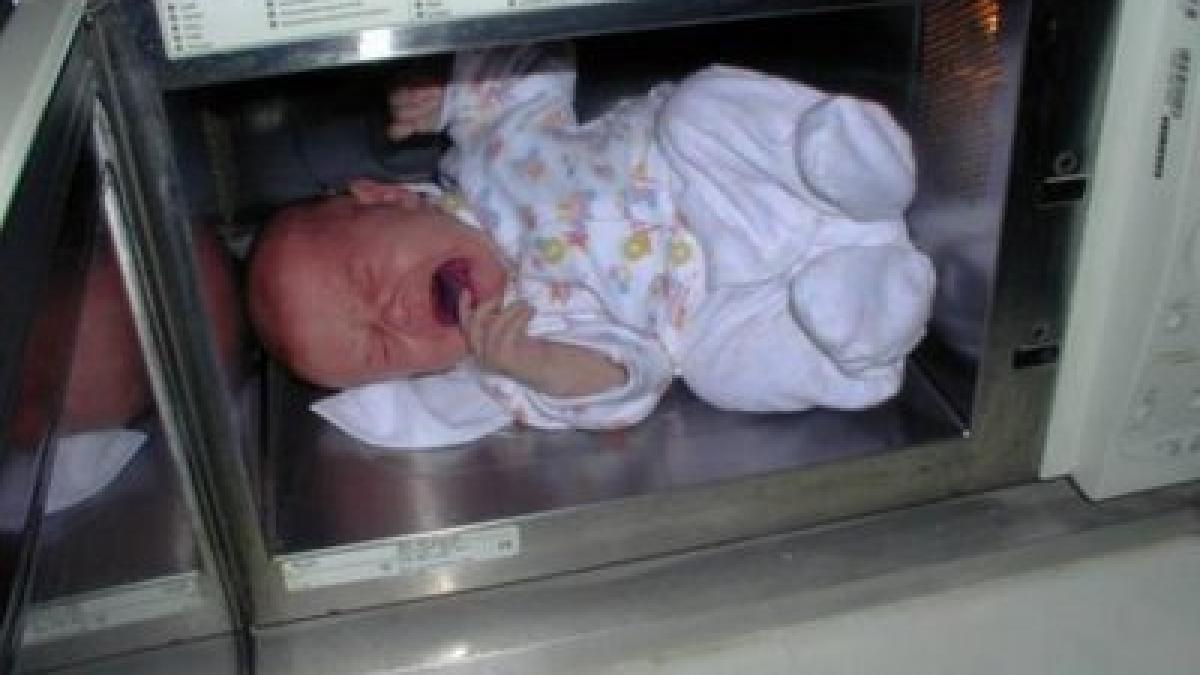 89-baby-in-microwave-oven.jpg