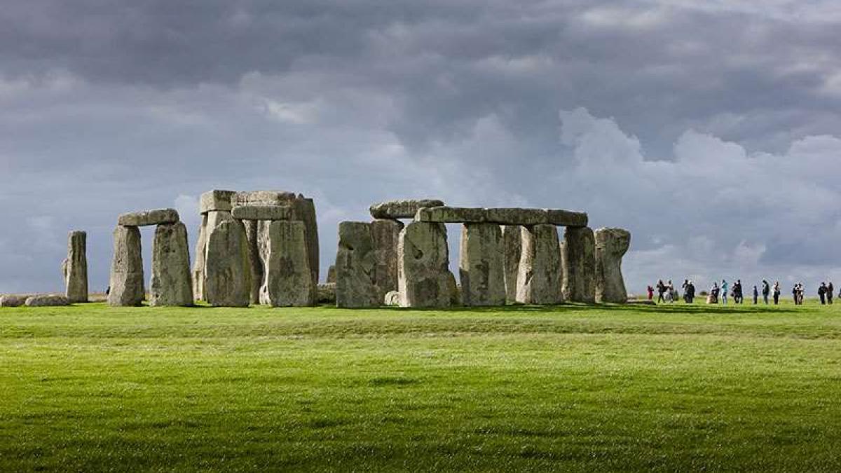 stonehenge.jpg