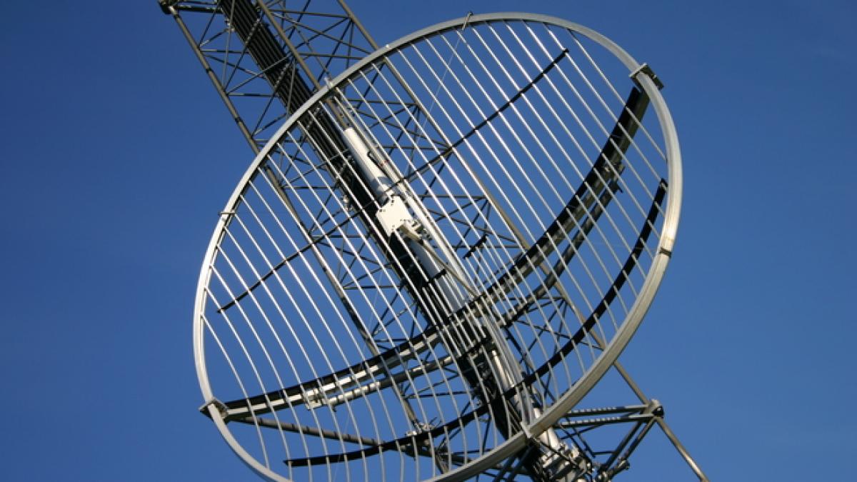 mobile-phone-antennas-1229456 freeimages rotorhead.jpg