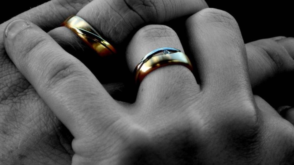 wedding-ring-1435725-640x480.jpg