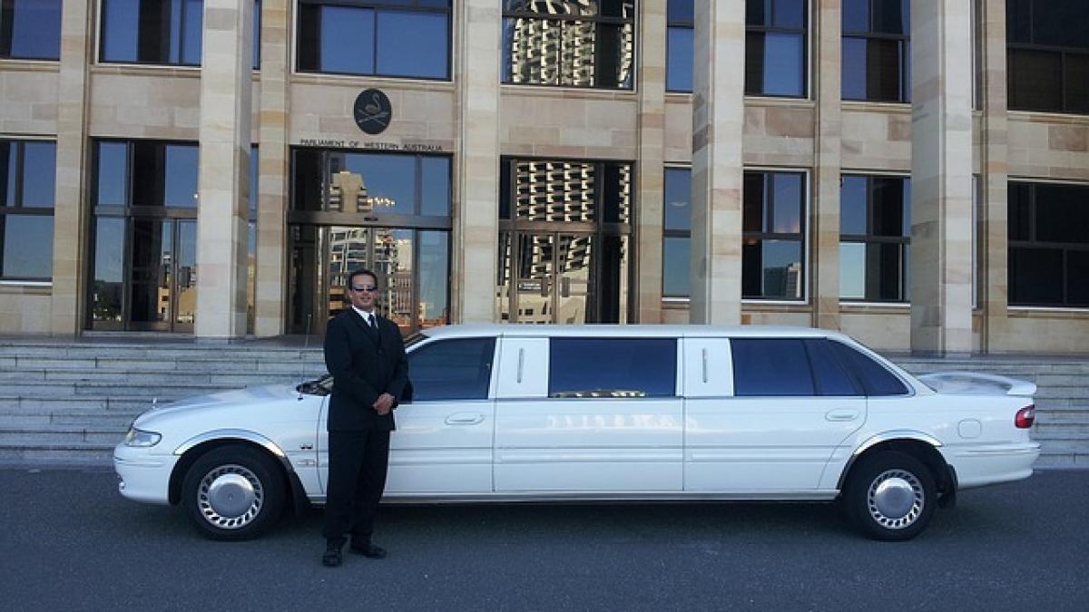 limousine-601462_640.jpg