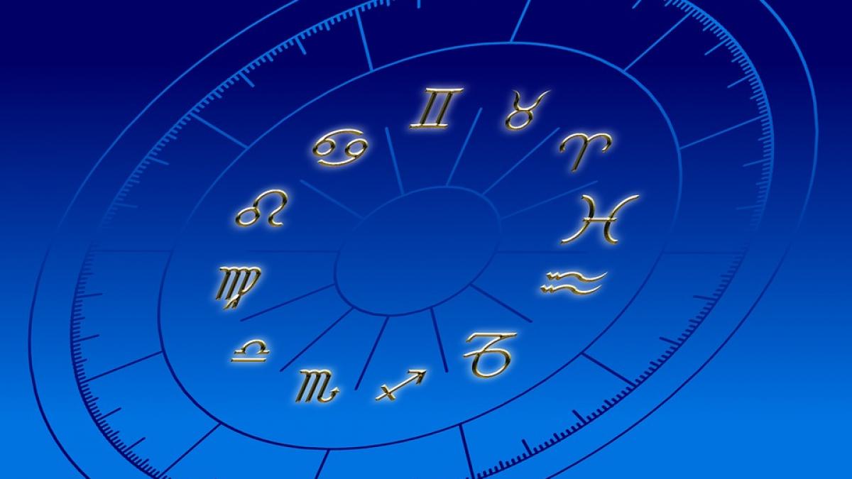 horoscope-96309_960_720.jpg